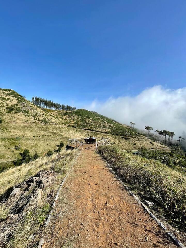 ホテル Mountain Eco Shelter 1 フンシャル エクステリア 写真